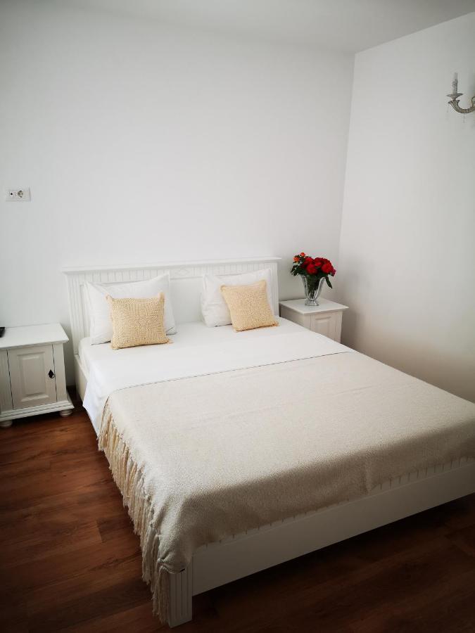 Brize Guest House Tuzla Exterior photo
